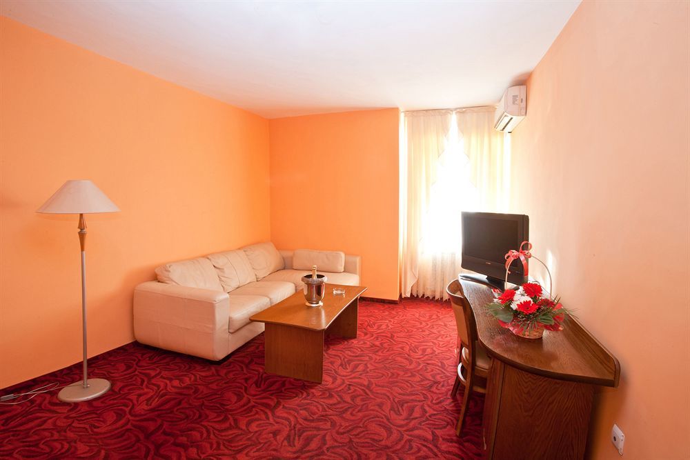 Hotel Blvd 7 بلوفديف المظهر الخارجي الصورة